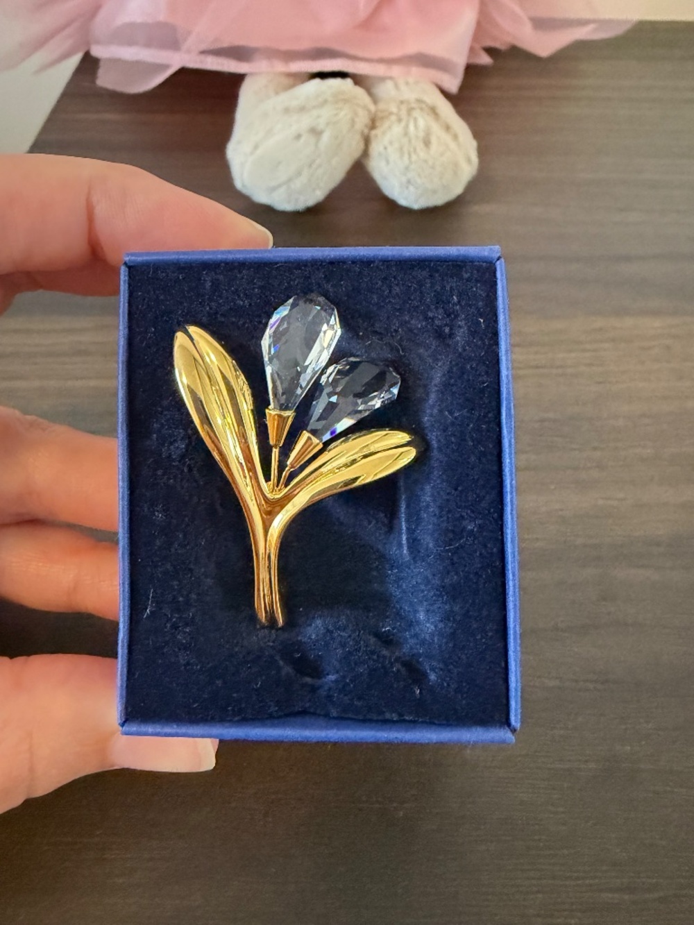 Vintage Swarovski Crystal Memories Calla Lily Brooch Gold NWT - Picture 3 of 6